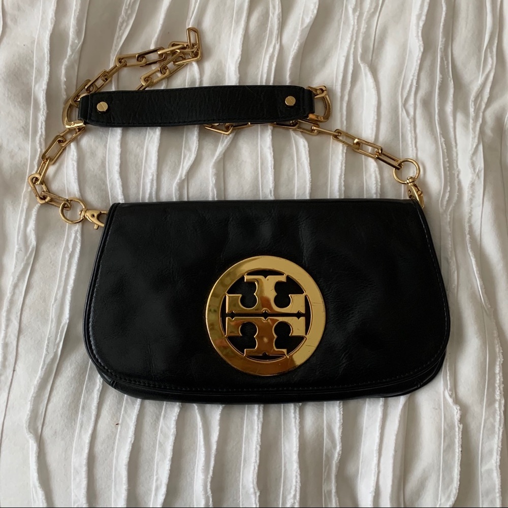 Tory Burch logo clutch with chain